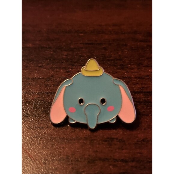 Disney Dumbo Tsum Tsum Series 1 Mystery Trading Pin - Picture 1 of 4